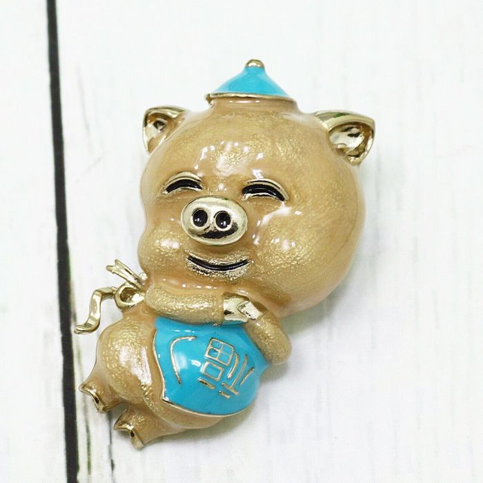 Brooch 2019 NG-30 2019 NG-30