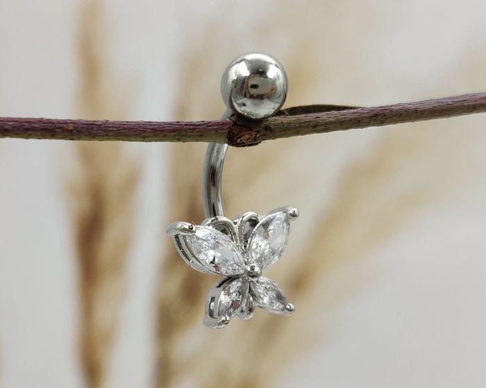 Belly button piercing G64047290795