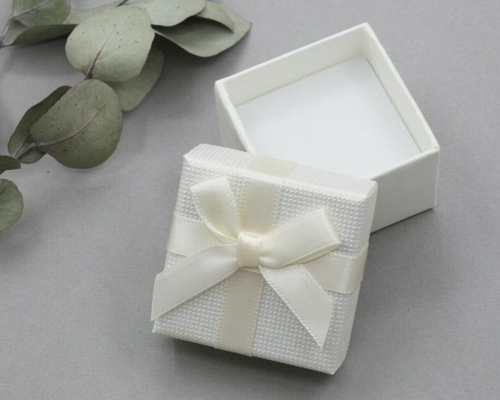 Gift box (4.5 x 4.5) G0911