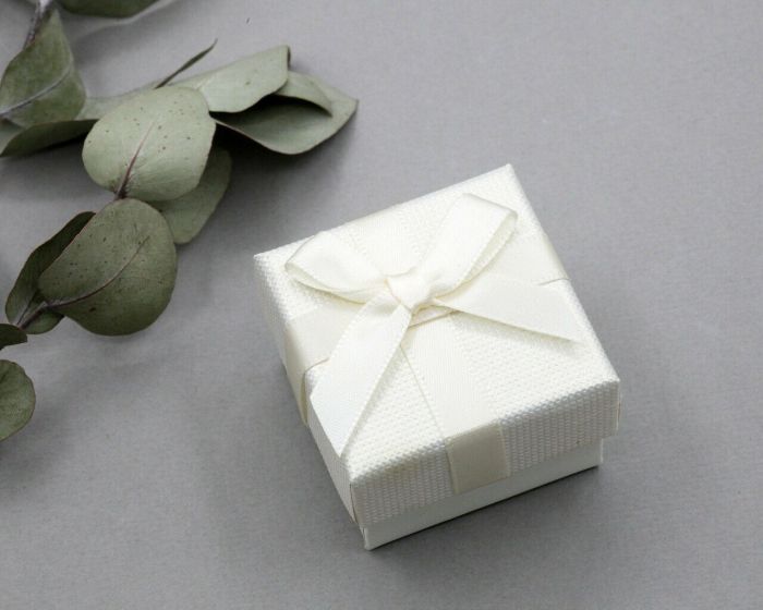 Gift box (4.5 x 4.5) G0911