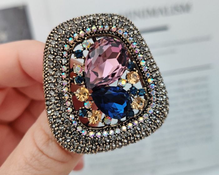 Brooch R048478907320