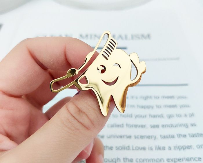 Tooth Brooch R174273907140