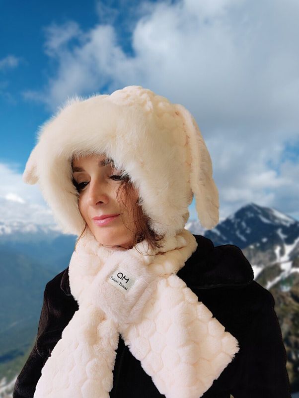 Bunny hat-scarf with ears R2184 (cream)