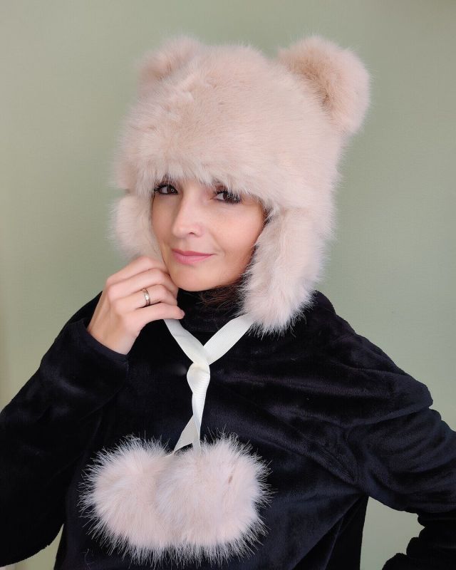 Hat with ears R2196