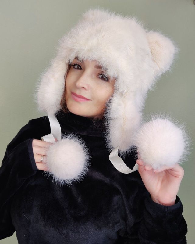 Hat with ears R2197
