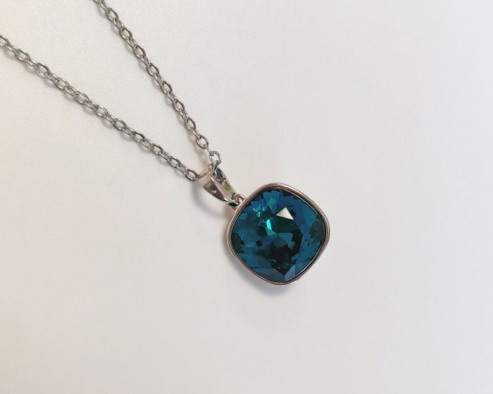 Pendant with Swarovski crystals R2561718007795
