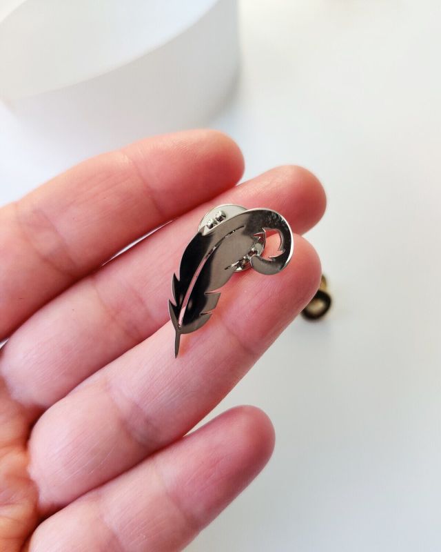 Steel brooch R266073907130
