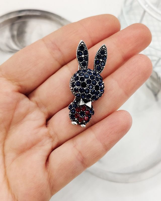 Bunny Brooch G468774507150