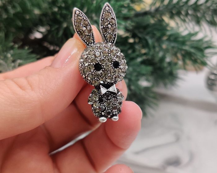 Bunny Brooch G468974507150