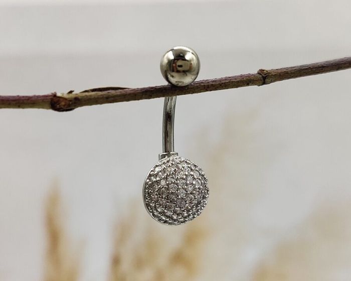 Belly button piercing G639174907170