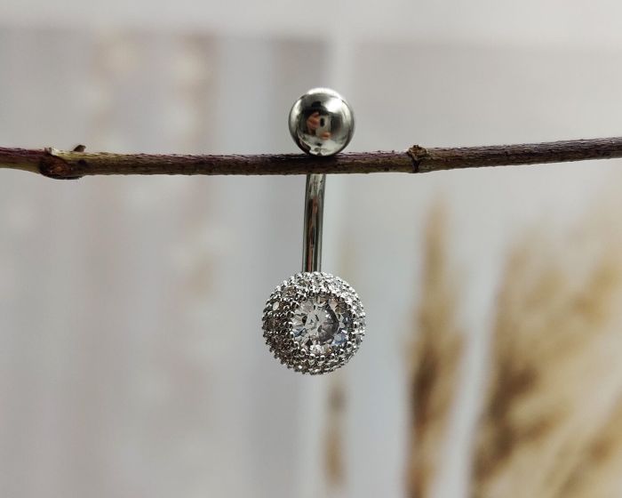 Belly button piercing G63977290798