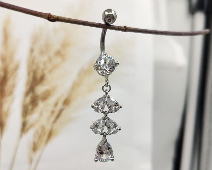 Belly button piercing G643674807160