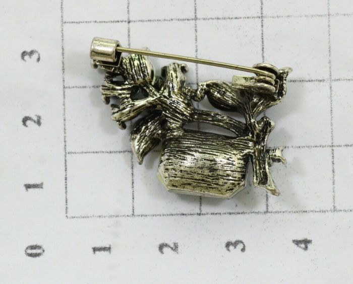 Brooch D81174807160 D81174807160