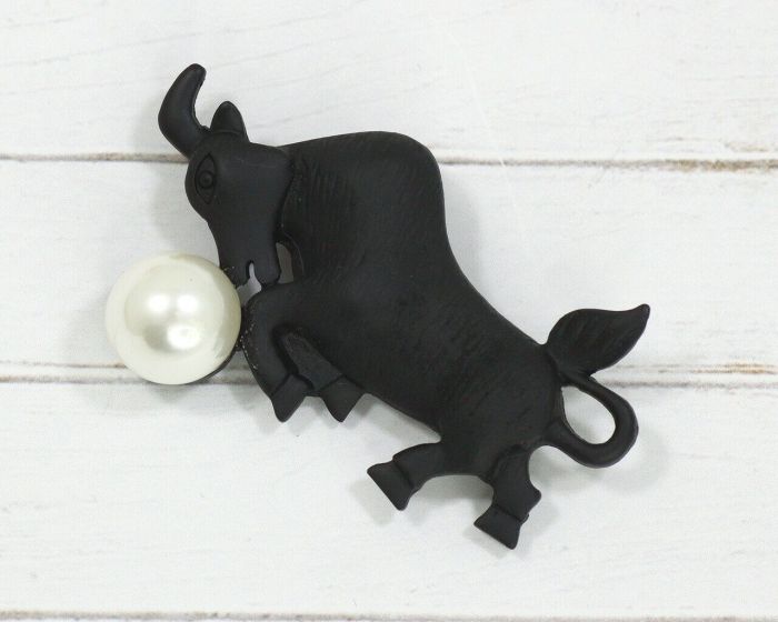 New Year Symbol Brooch F631773907140 F631773907140