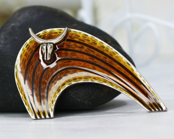 New Year Symbol Brooch F642675907190 F642675907190