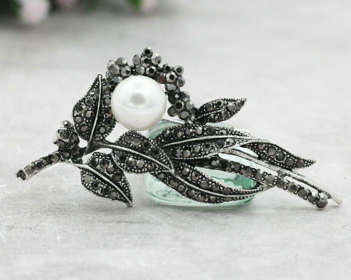 Brooch  F479874807160 F479874807160