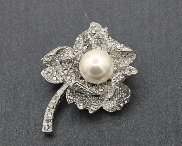 Flower brooch G093774807160