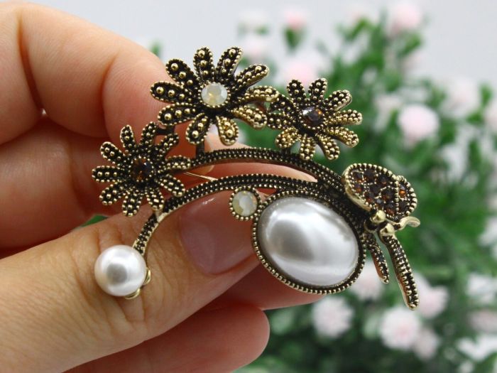Brooch G349074907180