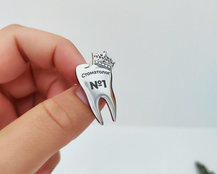 Brooch Dentist No. 1 R101275907260